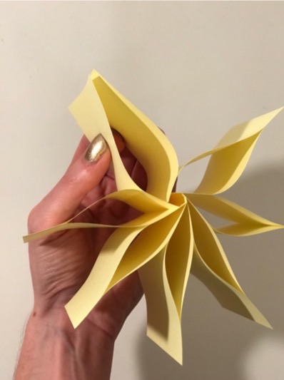 Post-it pinwheel, step 5